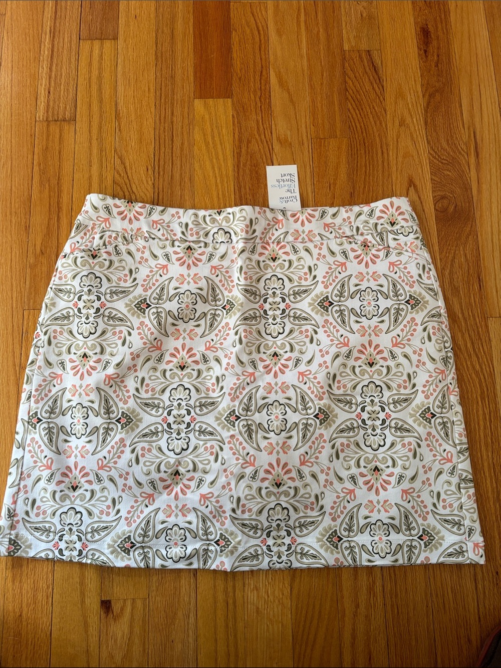 NWT Croft & Barrow White Skort with Pink and Olive Medallion Print